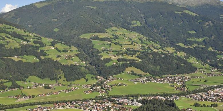 Wide ortsansicht sommer ried im zillertal c woergoetter friends 1 2019 04 03 export 600 800