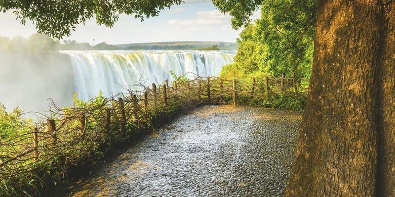 Wide adobestock victoria falls 112188621 thpstock export 600 800